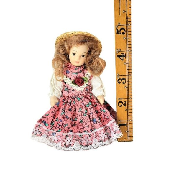 Vintage Danbury Mint Hand Painted Reticulated BJD Miniature Country Girl Doll - Picture 6 of 6